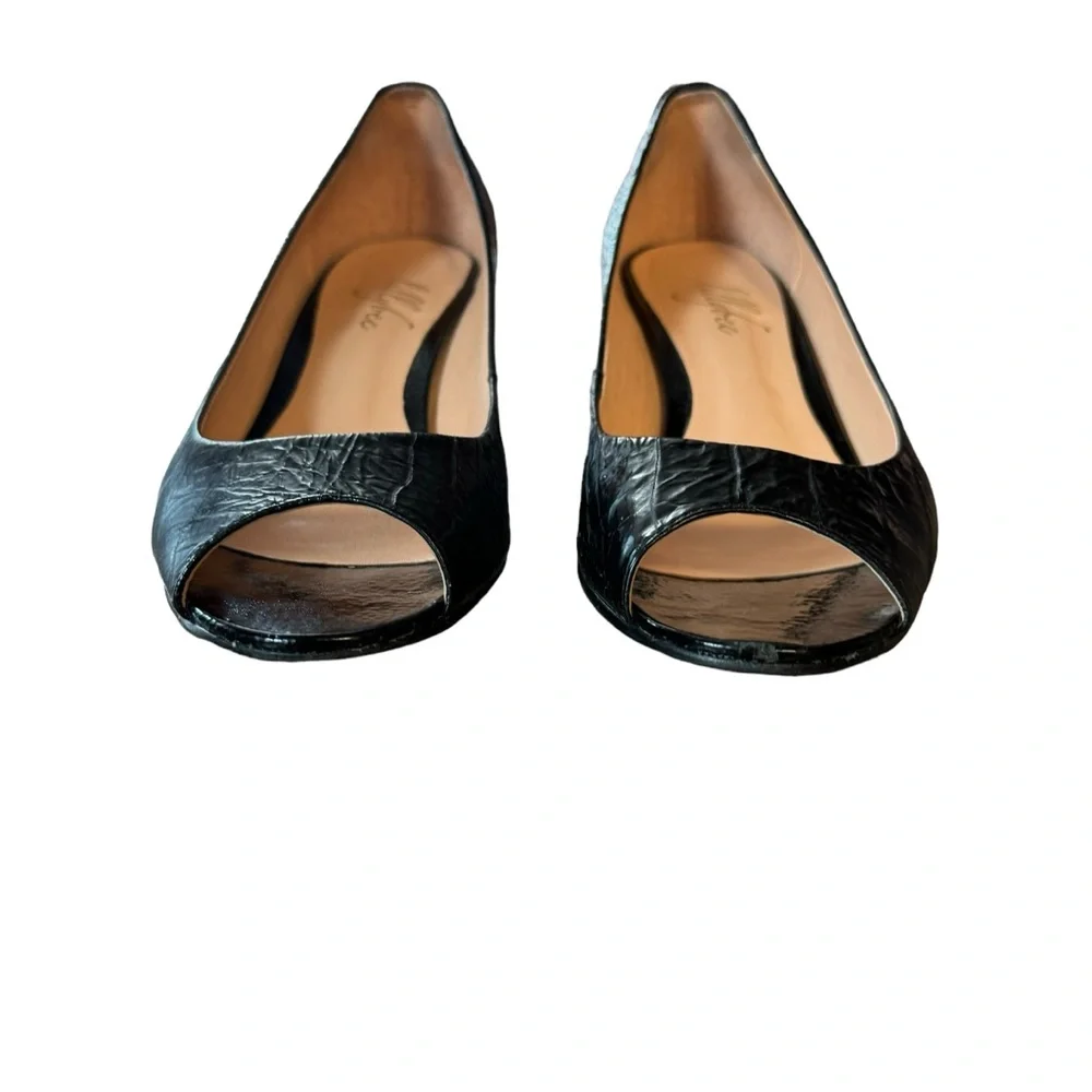 Women’s Lillybee Size 38 Black Patent Leather Embossed Wedge Heels.